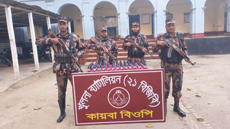 সীমান্তে ৪৮৬ বোতল ভারতীয় নেশাজাতীয় সিরাপ উদ্ধার