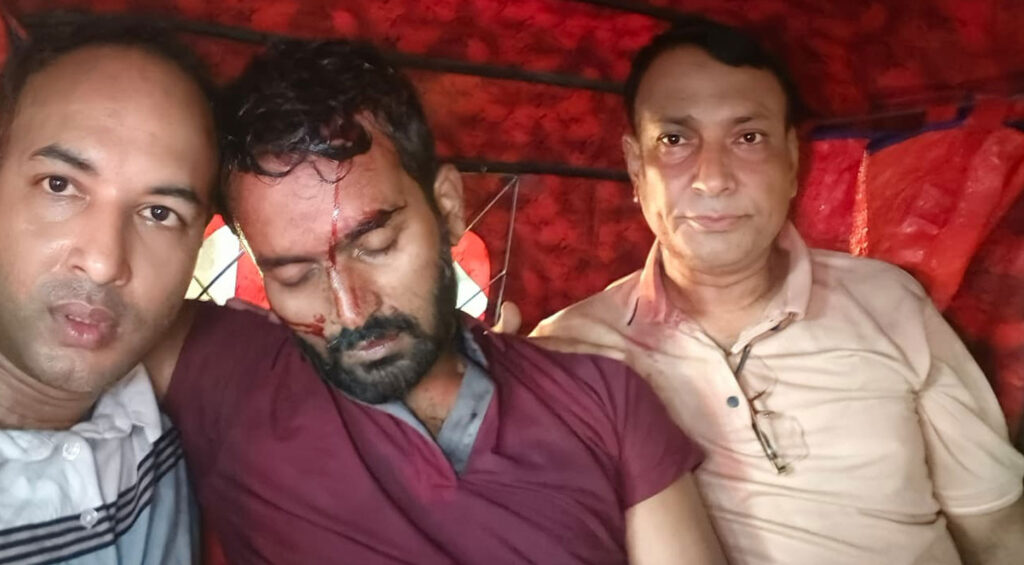 চট্টগ্রামে মাদককারবারি ধরতে গিয়ে হামলায় ২ পুলিশ আহত