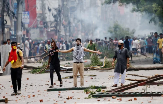 ১৯ জুলাই : কমপ্লিট শাটডাউন কর্মসূচি, ইন্টারনেটহীন দেশে রাজপথ পরিণত হয়েছিল রণক্ষেত্রে