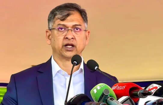 রাষ্ট্রপতি পদত্যাগ করছেন কি না, তাকেই জিজ্ঞেস করুন: স্বরাষ্ট্রমন্ত্রী