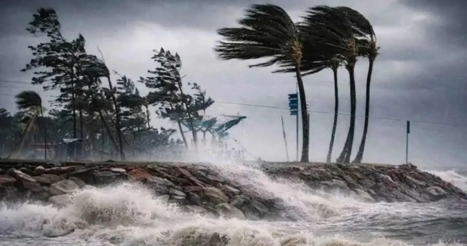 ঝোড়ো হাওয়ার শঙ্কায় দেশের ৮ অঞ্চলের নদীবন্দরে সতর্কতা