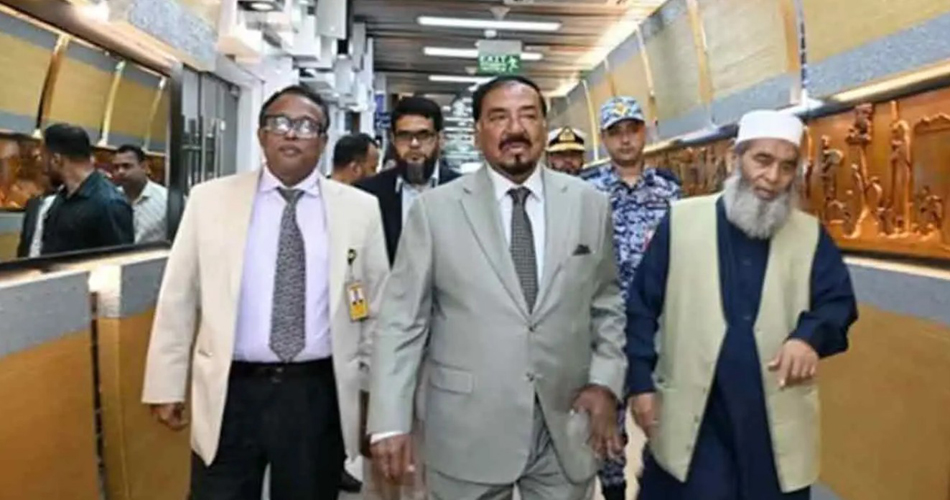 খামেনির জানাজায় অংশ নিতে ঢাকা ছাড়লেন স্পিকার