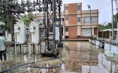 টানা বৃষ্টিতে চট্টগ্রামের বহু এলাকা বিদ্যুৎহীন, ভোগান্তিতে পরীক্ষার্থীরা
