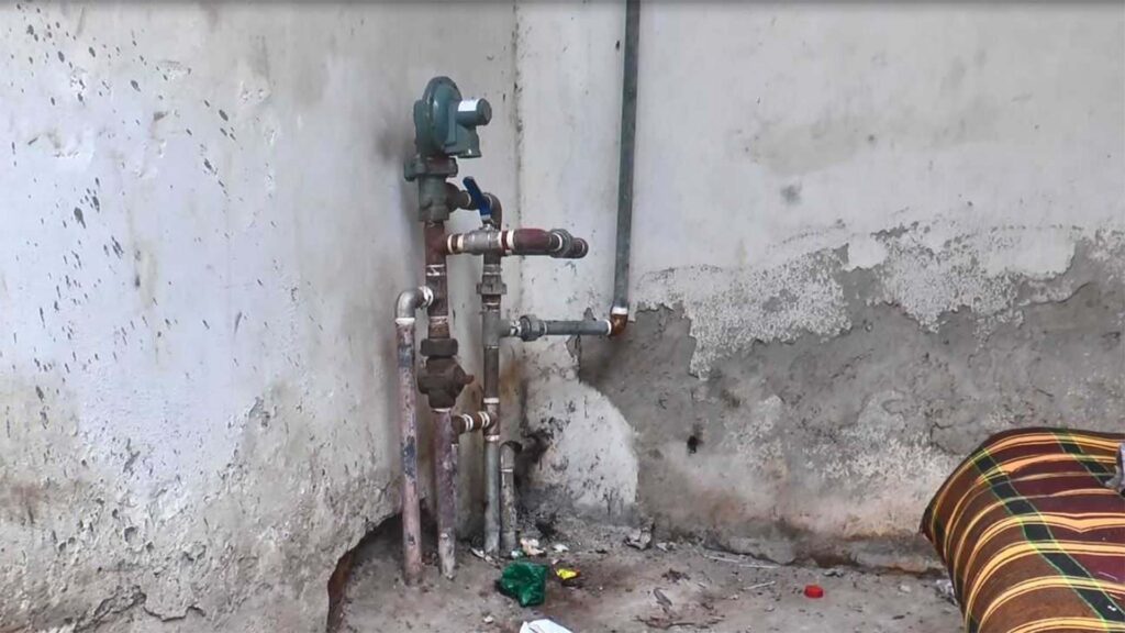 ভাটারায় গ্যাস লাইন লিকেজ থেকে বিস্ফোরণ, শিশুসহ দগ্ধ ৩