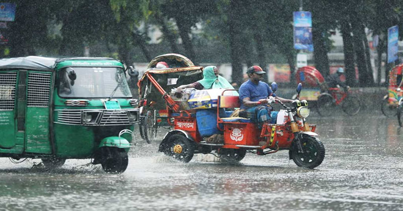 ভ্যাপসা গরমের মধ্যে ঢাকায় বৃষ্টির সম্ভাবনা, ৯ অঞ্চলে ঝড়ের আভাস