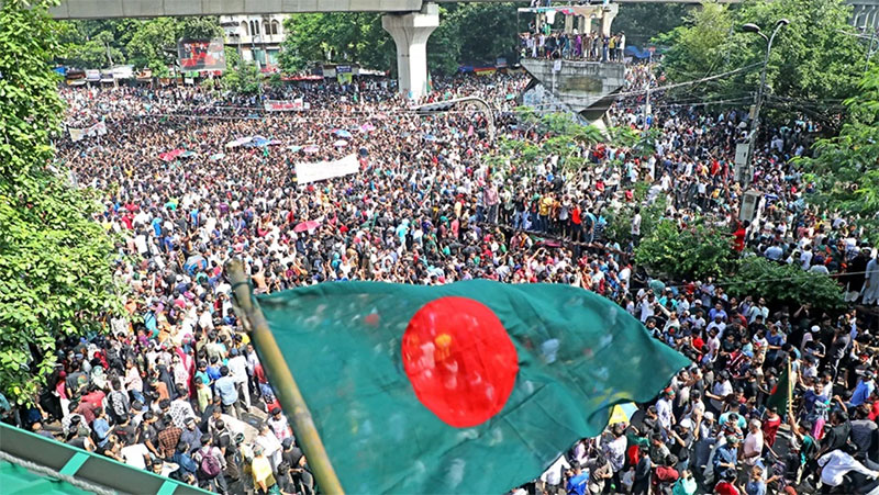রক্ত, আগুন আর ইন্টারনেট ব্ল্যাকআউটে থমকে গিয়েছিল বাংলাদেশ