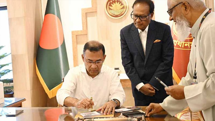 বস্ত্র খাতের উন্নয়নে সব ধরনের সহযোগিতার আশ্বাস প্রধানমন্ত্রীর