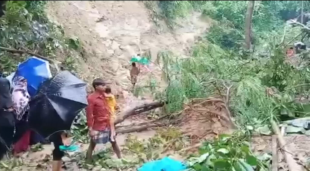 কক্সবাজারে পাহাড়ধসের বিভীষিকা, একরাতেই প্রাণ গেল ৯ জনের