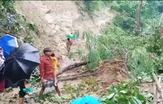 কক্সবাজারে পাহাড়ধসের বিভীষিকা, একরাতেই প্রাণ গেল ৯ জনের