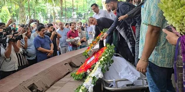বাংলা একাডেমিতে শেষ শ্রদ্ধায় সিক্ত অধ্যাপক আবুল কাসেম ফজলুল হক