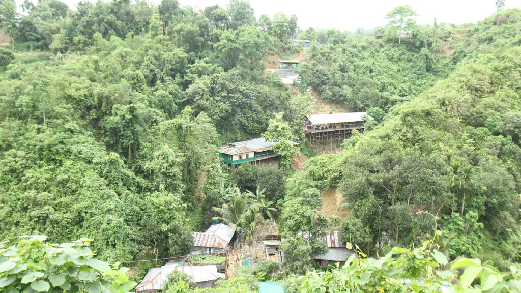 রাঙামাটিতে বৃষ্টিপাতে জনজীবন বিপর্যস্ত, পাহাড়ধসের শংকা