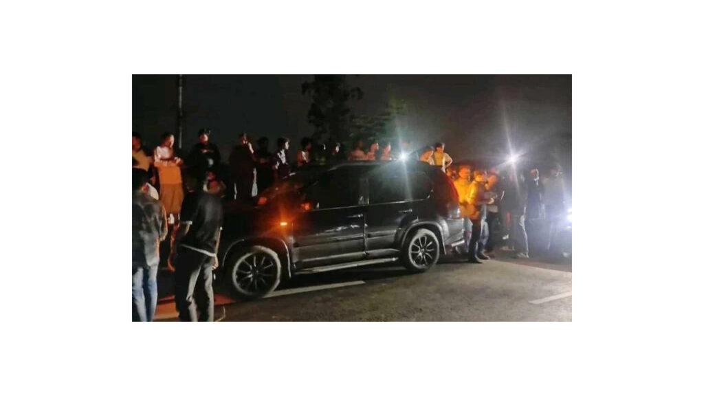 চট্টগ্রামে ব্যবসায়ীর চলন্ত গাড়ি লক্ষ্য করে গুলি