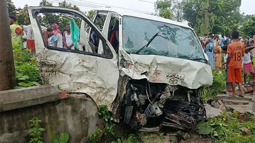 কনে নিয়ে ফেরার পথে মাইক্রোবাস খাদে, শিশুসহ নিহত ২