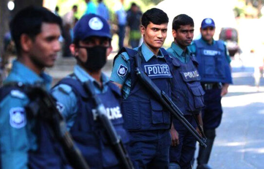 পুলিশ যদি নিরাপদ না থাকে, সাধারণ মানুষের নিরাপত্তা কে দেবে?