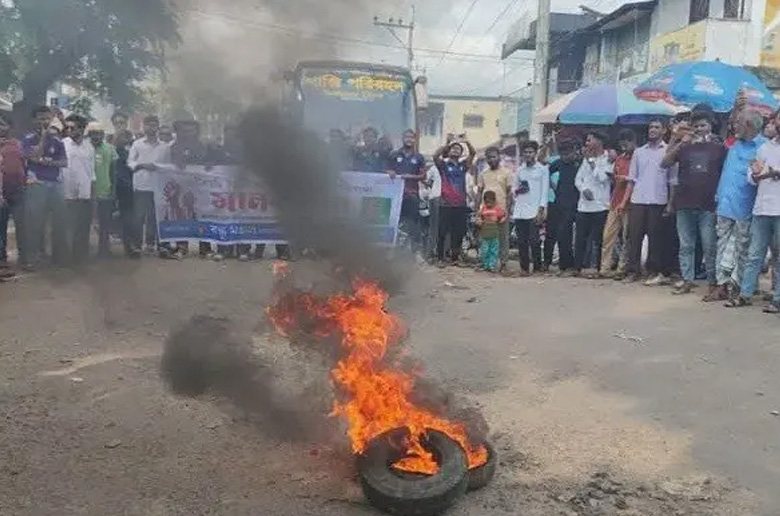 ফটিকছড়িতে চলছে টানা ৪৮ ঘণ্টার হরতাল
