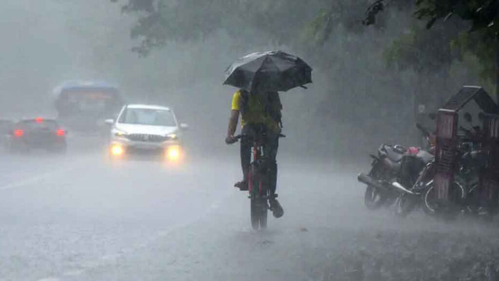 ঢাকাসহ দেশের ১৬ অঞ্চলে ঝড়-বৃষ্টির আভাস