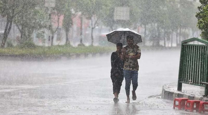 ঢাকায় দুপুরের মধ্যে বজ্রসহ বৃষ্টি হতে পারে
