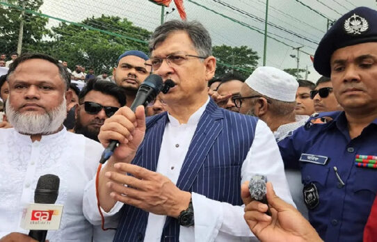 বন্যাদুর্গতদের সহায়তায় সরকারি-বেসরকারি উদ্যোগ অব্যাহত