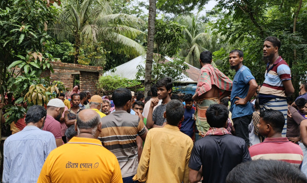 বাগেরহাট একই পরিবারের তিনজনের অর্ধগলিত মরদেহ উদ্ধার