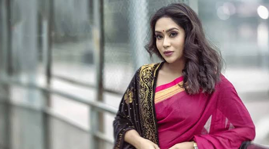 দেশের বর্তমান পরিস্থিতিকে ক্রাইম পেট্রোলের সাথে তুলনা করছে মম
