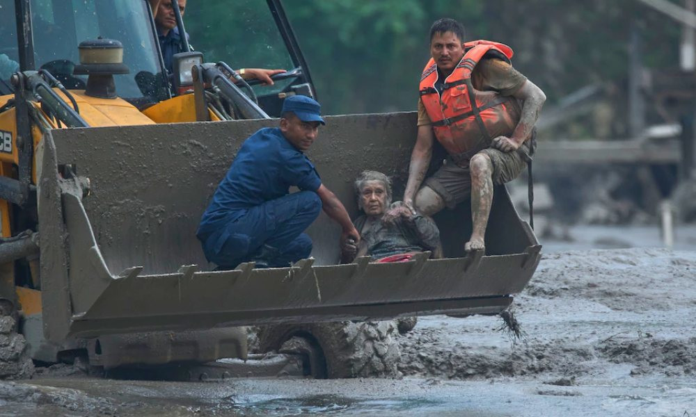 নেপালে এখনো পর্যন্ত ১৬২ জনের প্রাণহানি, নিখোঁজ ৬০০ পর্যটক