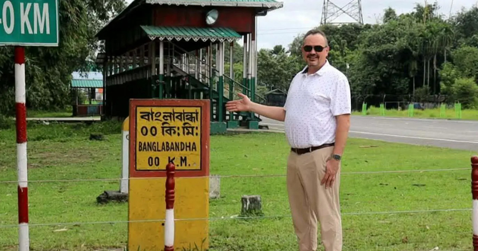 বাংলাবান্ধা জিরো পয়েন্টে গিয়ে সৌন্দর্যে মুগ্ধ মার্কিন রাষ্ট্রদূত