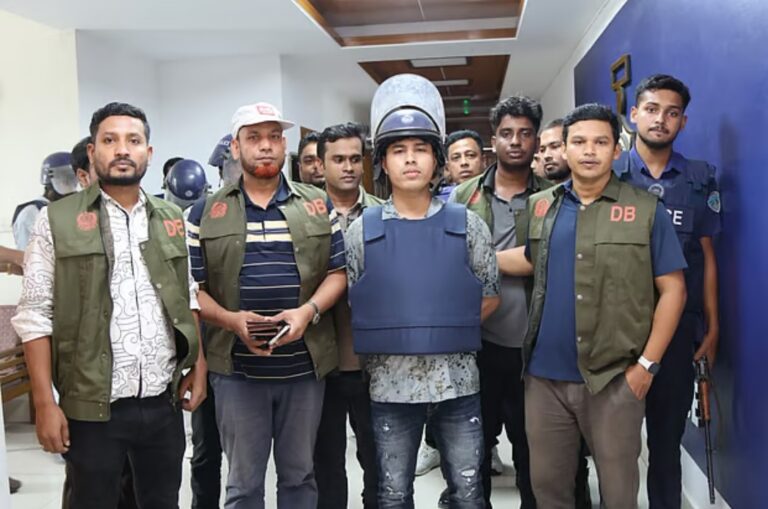 চট্টগ্রাম নগরীর চান্দগাঁওয়ে ব্যবসায়ী হত্যা মামলায় ডেভিড ইমন শ্যোন এরেস্ট
