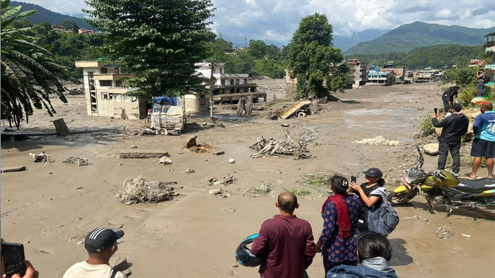 নেপালে আকস্মিক বন্যায় উদ্ধার মৃতের সংখ্যা বেড়ে ৪৭২