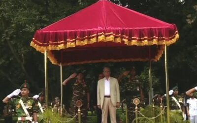 ‘গার্ড অব অনার’ নিয়ে বঙ্গভবনে অফিস কার্যালয়ে প্রবেশ করেছেন রাষ্ট্রপতি