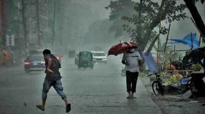 ৭ অঞ্চলে ঝোড়ো হাওয়াসহ বজ্রবৃষ্টির আশঙ্কা, ঢাকায় হালকা বৃষ্টির সম্ভাবনা