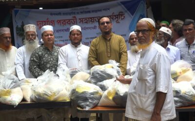 চট্টগ্রাম বাঁশখালী বন্যার্তদের ত্রাণ ও ঘর নির্মাণসামগ্রী বিতরণ করেছে মাইজভাণ্ডারী শাহ এমদাদীয়া
