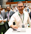 মির্জা ফখরুলকে সাথে নিয়ে ভোট দিলেন প্রধানমন্ত্রী