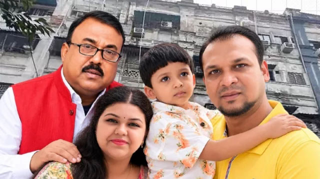 কলকাতায় নিহত সাংবাদিক দেবাশীষ ও তার ছেলের সৎকার, স্ত্রী-শ্বশুরের দাফন