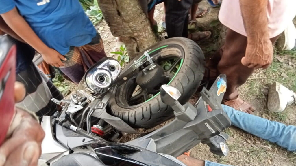 চুয়াডাঙ্গায় মোটরসাইকেল দুর্ঘটনায় ৩ জন আহত, নিহত ১
