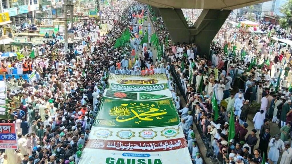 চট্টগ্রামে ঈদে মিলাদুন্নবী উপলক্ষে শুরু ৫৫তম জশনে জুলুস