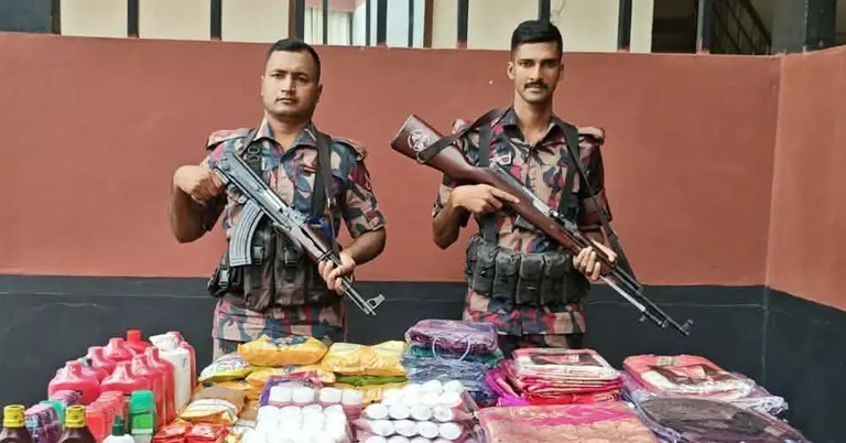 সীমান্তে পৃথক অভিযানে ৯ লাখ টাকার ভারতীয় চোরাচালানি মালামাল জব্দ