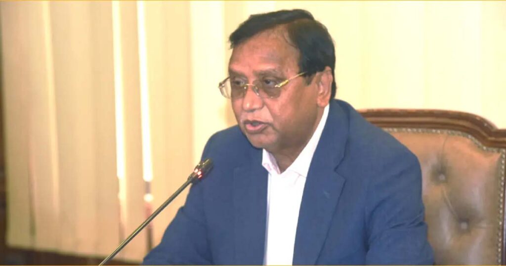 রেজিস্টার্ড হকার ছাড়া রাস্তায় বসা যাবে না: ডিএসসিসি প্রশাসক
