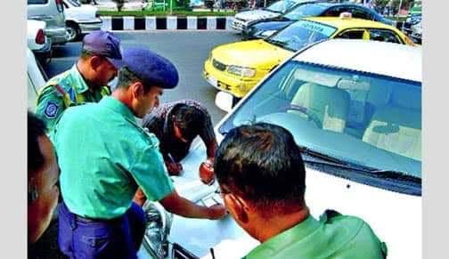ঢাকার সড়কে কড়াকড়ি,ট্রাফিক আইন ভাঙায় একদিনে ১,৯০৮ মামলা