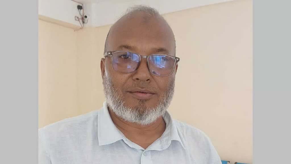 ভারত যাওয়ার সময় চেকপোস্ট থেকে আওয়ামী লীগ নেতা আটক