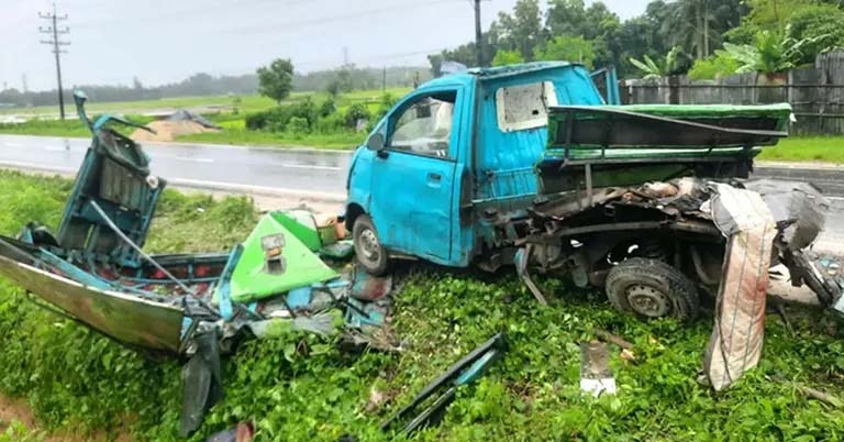 চকরিয়ায় বাস-লেগুনার সংঘর্ষে নিহত ৪, আহত ৫