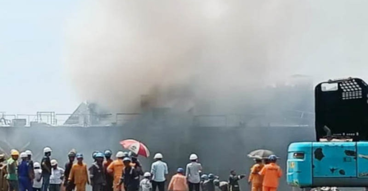 সীতাকুণ্ডে শিপইয়ার্ডে বিস্ফোরণে নিহত ১