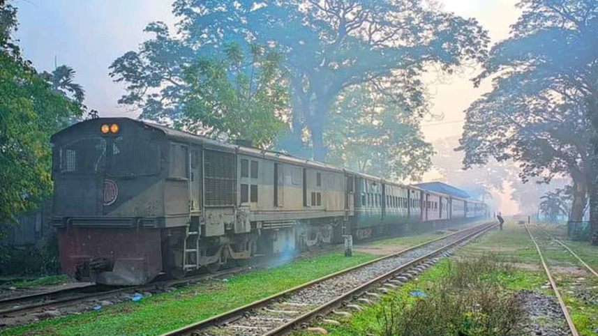 ঢাকা-ময়মনসিংহ রুটের ট্রেন চলাচল স্বাভাবিক