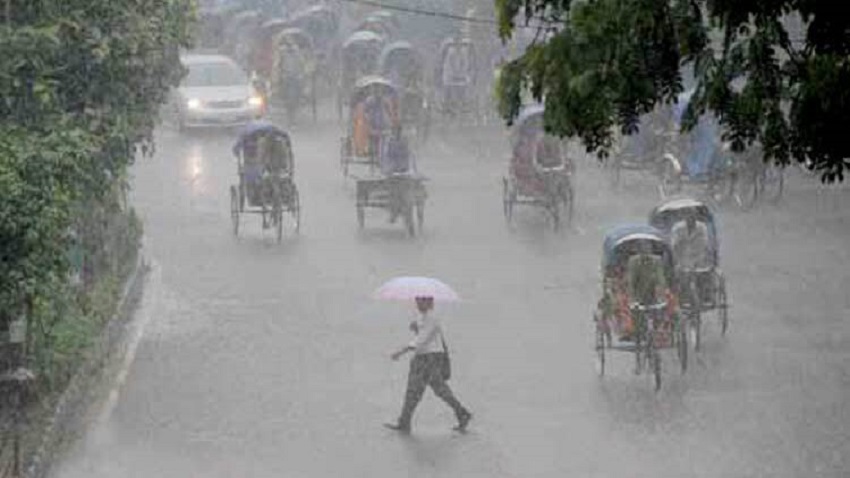 চট্টগ্রামসহ চার বিভাগে ভারী বৃষ্টিপাতের পূর্বাভাস, চট্টগ্রামে পাহাড় ধসের শঙ্কা