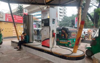 পাম্পে কমেছে গাড়ির লাইন,বেড়েছে ভাড়া ও যাত্রী দুর্ভোগ
