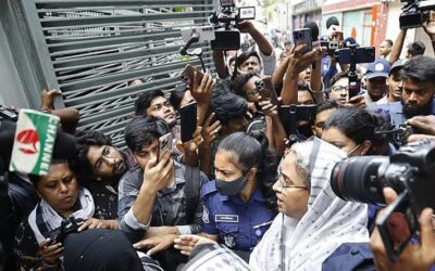 প্যারোলে মুক্তি: স্বমীর শেষ বিদা‌য়ে অংশ নিতে বাস ভবনে দীপু মনি