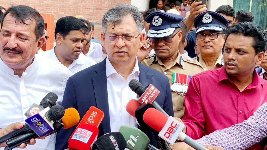 ‘আগস্টে নিষিদ্ধ ঘোষিত গোষ্ঠীর তৎপরতা’, সতর্ক থাকার আহ্বান স্বরাষ্ট্রমন্ত্রীর
