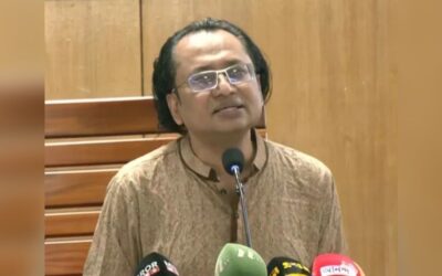 ককটেল বিস্ফোরণ ও বাসে আগুন দিয়ে সংকট তৈরি করা যাবে না: তথ্য উপদেষ্টা
