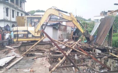 ফরিদপুরে সরকারি জমি দখল করে গড়ে ওঠা অবৈধ স্থাপনা উচ্ছেদ