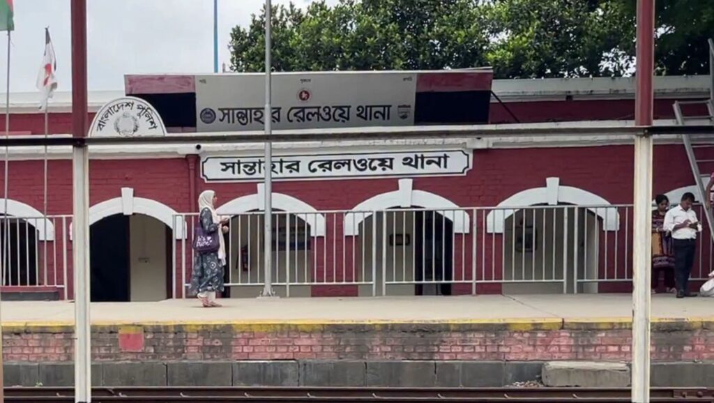 ট্রেনের ক্যান্টিনে নারী ধর্ষণের ঘটনায় চার পুলিশ সদস্যকে প্রত্যাহার