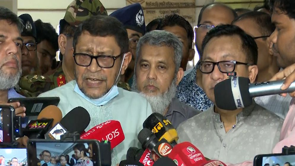 তিন মাসের মধ্যে সারাদেশে বিপুল ডাক্তার-নার্স নিয়োগ দেওয়া হবে: স্বাস্থ্যমন্ত্রী